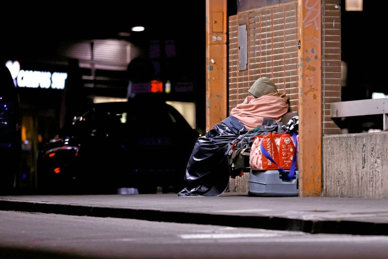 mensch auf strasse imago Panama Pictures Christoph Hardt